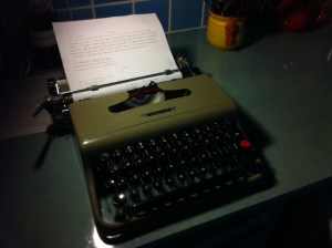 Lettera flattering lamp